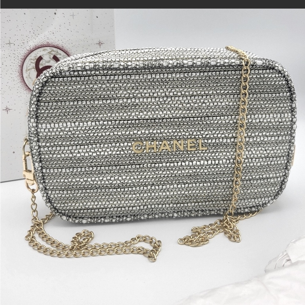 CHANEL 2022 Holiday Gift Set HYDRATION ON-HAND Essentials Set - Picture 7 of 11